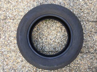 1ks zimní pneu Nokian 5,5mm - 215/65/17 DOT 3518 - 3