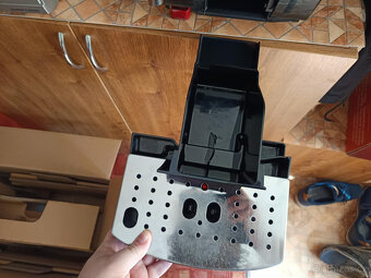 Automatický kávovar DeLonghi - 3