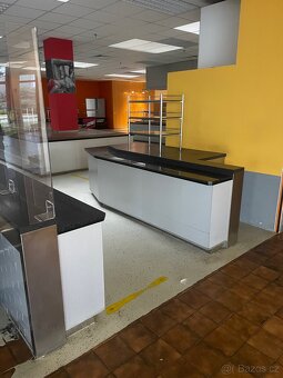 Kompletní jídelna a kuchyně - 3