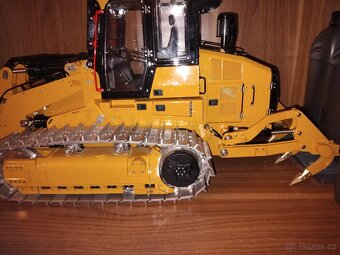 Rc pásový nakladač 973K - 3