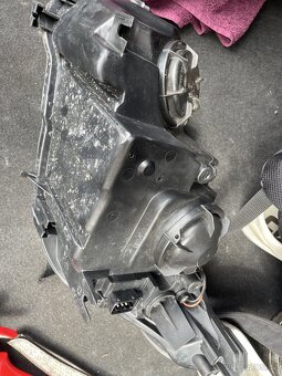 Prodám pravý světlomet BMW E60 - 3
