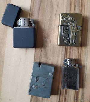 Mix zapalovačů Zippo atd - 3