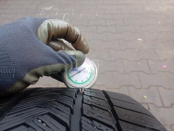 235/40/19 zimní pneu gripmax - 3