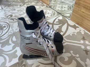 Perfektní lední brusle Action Sport, vel. 38 - 3