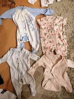 dupačky, body, čepičky, ponožky, košilky, legíny, trička - 3