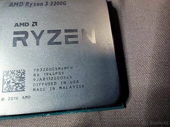 AMD Ryzen 3 3200G použitý - 3