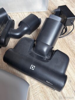 Electrolux 700 Animal EP71AB14UG – výkonný tyčový vysavač - 3
