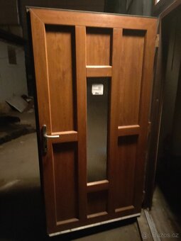 Plastové dvere v dobrem stavu - 3