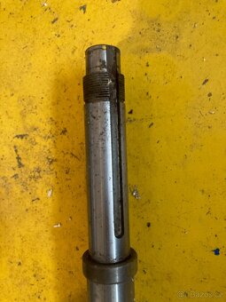 Kuličkový šroub s matkou D40 stoupání 8mm prac. délka 120cm - 3