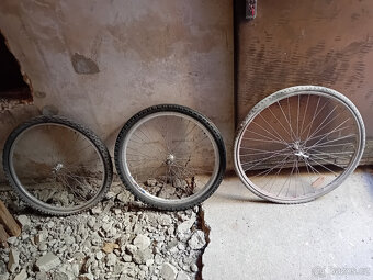 Přední cyklo kolo s pláštěm a duší - 3