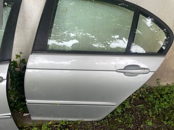 BMW e46 levá strana dveří - 3