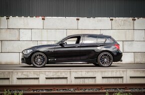 BMW M135i M-Performance Manuál - 3