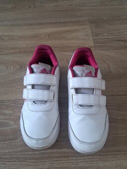 Dívčí boty Adidas pěkný stav - 3