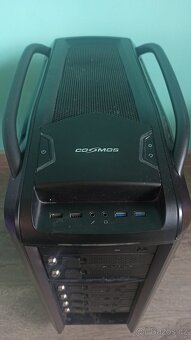 Počítačová herní skříň (PC case) - 3