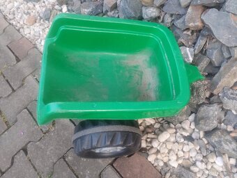 Dětský šlapací zahradní traktůrek - 3