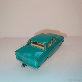 Matchbox RW No33 Ford Zephyr 6 - 3