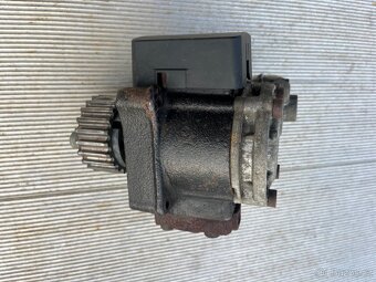 Vysokotlaké čerpadlo VW - Škoda 1.6 TDI 03L130755E - 3