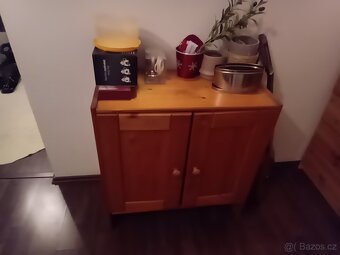 Dětske skříně a stůl - 3