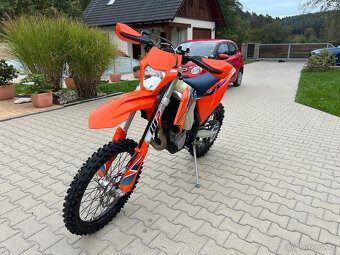 KTM 450 EXC-F rv.2022 1 majitel. stav nového stroje 51 mth - 3