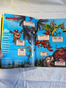 ak vycvičit draky: jezdci z Blpu. Kniha - 3