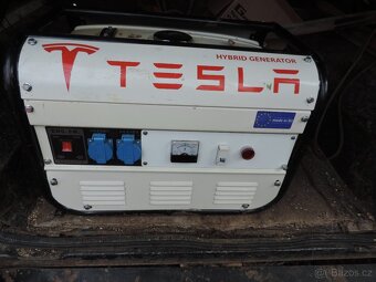 Malá spolehlivá elektrocentrála 220V, 1200/1000W - 3