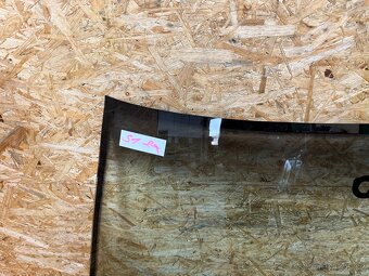 ČELNÍ OKNO ŠKODA SUPERB 1 - 3