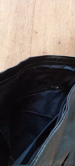 Černá dámská crossbody kabelka - 3