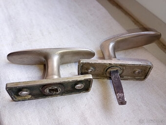 Starožitné kování okna mosaz činžák 1930 - 3