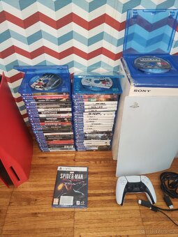 PS5 s mechanikou, kryt a hry na PS4/PS5 - 3