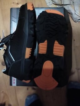 Bezpečnostní pracovní obuv - 3