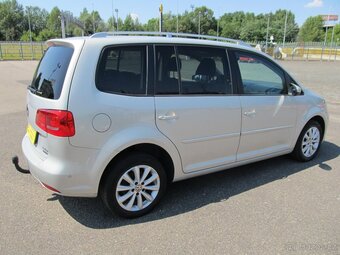 Volkswagen Touran 2.0 TDI 7 míst - 3