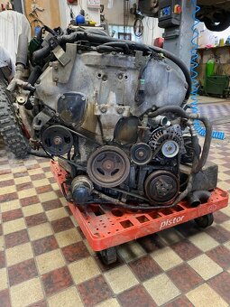 VQ30DE-K 147kw 3.0 24V 179118 km - 3
