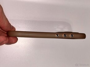 Prodám obal na Iphone 15 Pro - 3