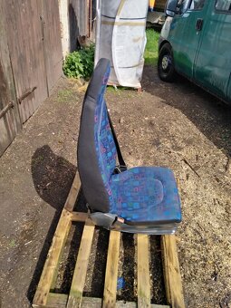 Vzduchem odpružená sedačka z nákladního vozu - 3