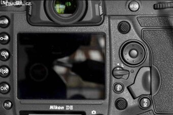 Nikon D5 - 3