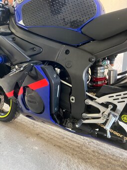 Yamaha yzf R6 - 3