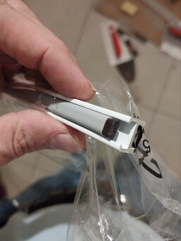 Magnetické těsnění sprchových dveří 2ks - 3
