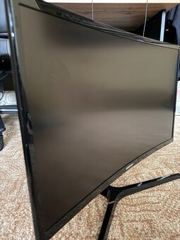 Herní monitor Samsung FullHD 144 Hz 24” - 3