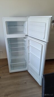 Lednice s mrazákem Comfee HD273FN1WH - 3