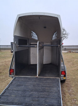 Prodám celohliníkový přívěs - přepravník na 2 koně Böckmann - 3