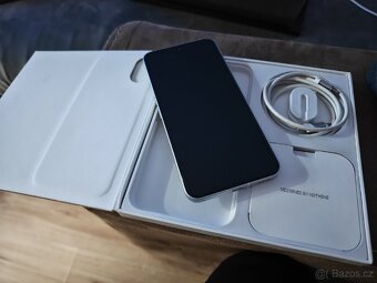 Nothing Phone 2 12+256 Bily - 3