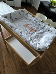 Přebalovací pult IKEA Sniglar - 3