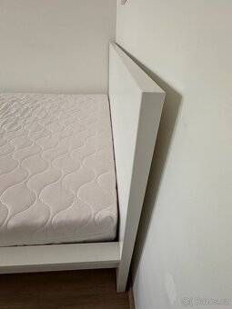 Postel z Ikei Malm 160x200cm - 3