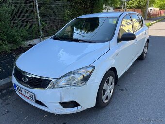 KIA Ceed 11/2010 facelift 1.4 16V CVVT 66kW - 3