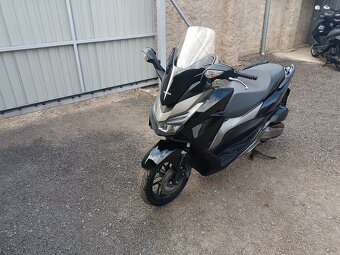Honda Forza 125i rv. 2018 CZ doklady v ceně černá 2 - 3