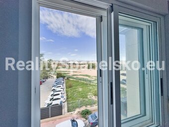 Prostorný apartmán 3+kk jen 850 m od pláže Playa del Cura - 3