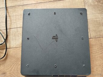 PlayStation 4 vyborny stav - 3