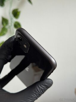 iPhone 11 64GB černý - 3