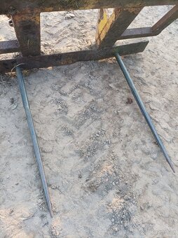 Vidle na balíky HON - 3