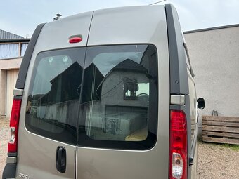 Opel Vivaro 2,5 CDTI 107kw L2H2 obytny webasto postel - 3